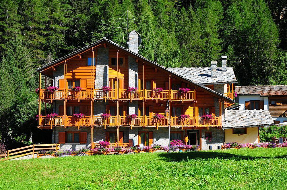 Hotel Le Bouquet - Adults Only Cogne Exterior foto