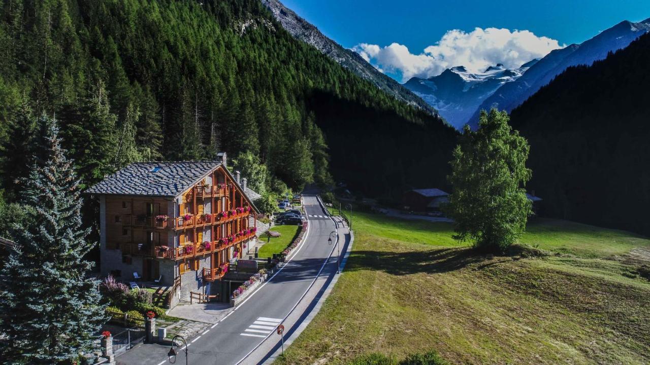 Hotel Le Bouquet - Adults Only Cogne Exterior foto