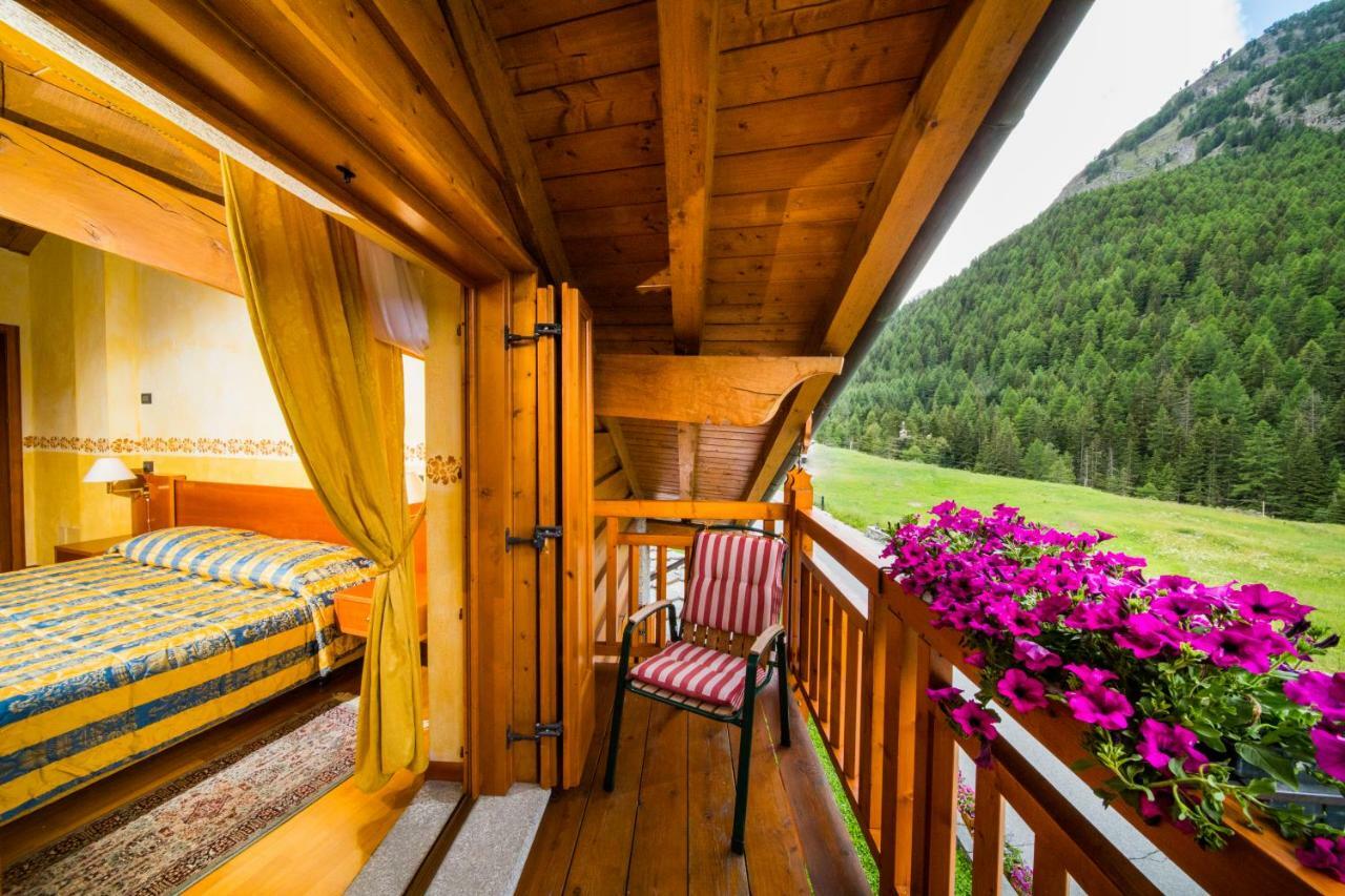 Hotel Le Bouquet - Adults Only Cogne Exterior foto